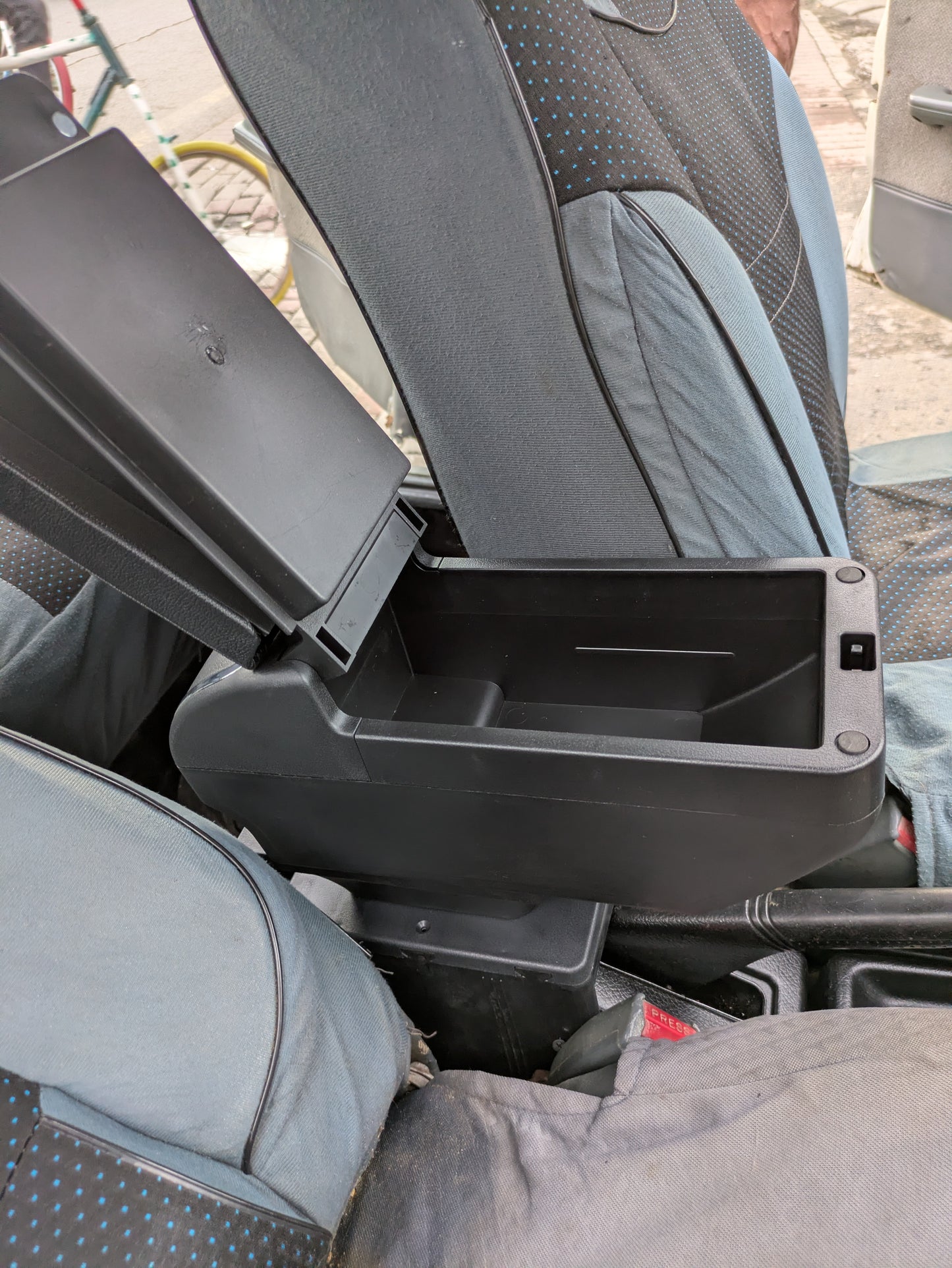 Universal armrest